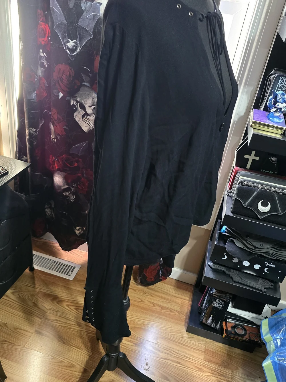 Free People "Jump To The Beat" Black Tie-Front V-Neck Long Sleeve Top - Picture 3 of 9
